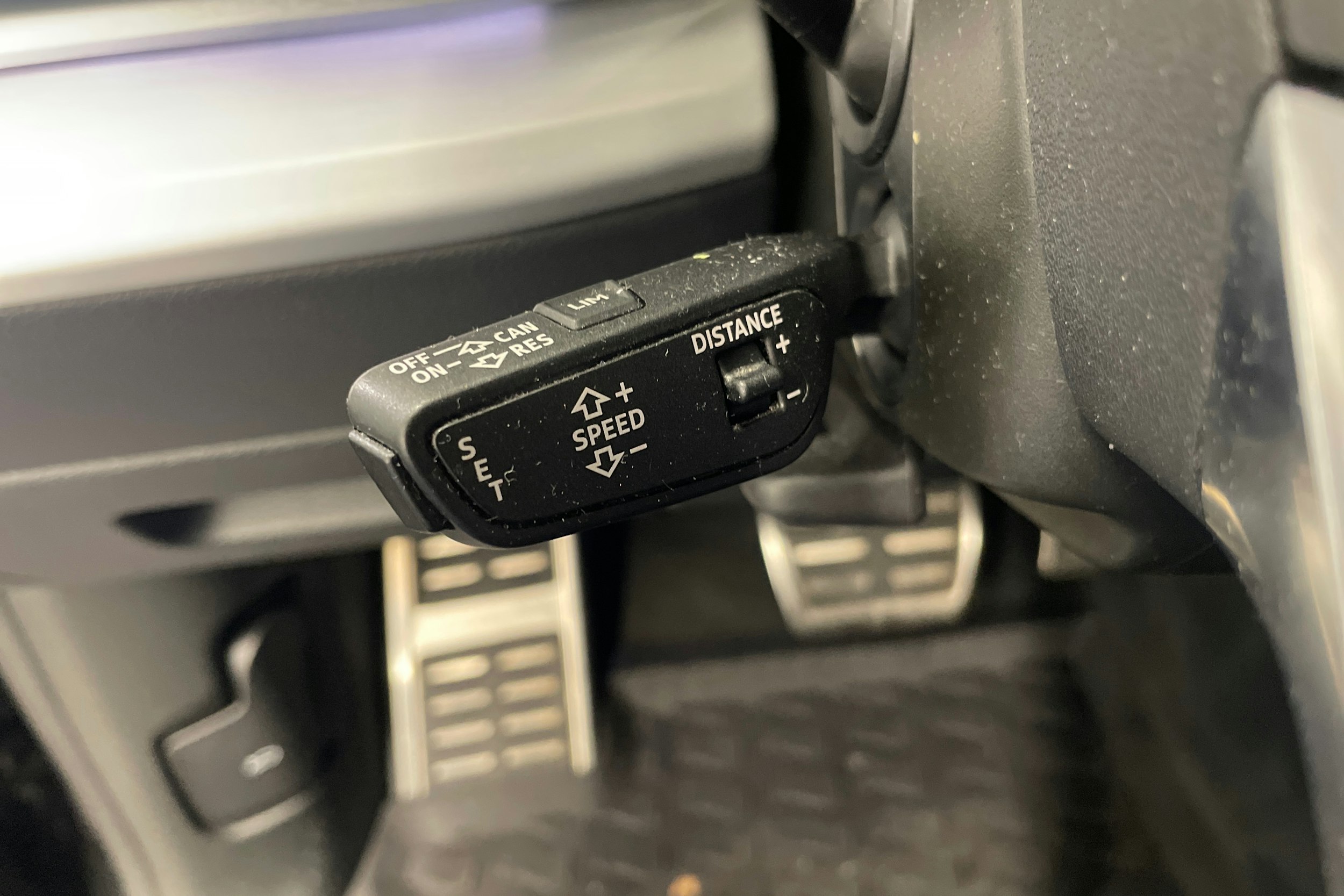 musta Audi Q8 2021 kuva 15.