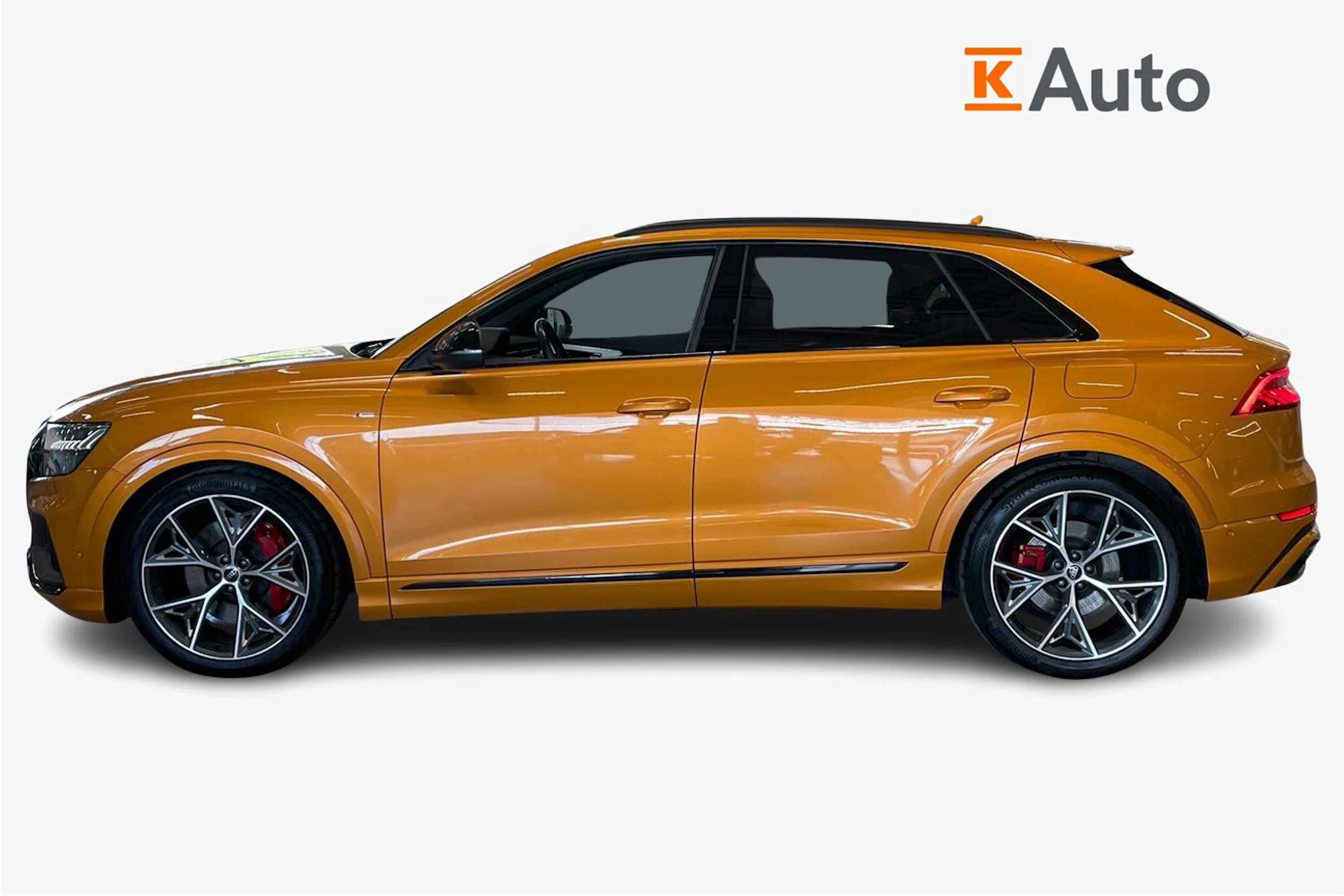 sininen Audi Q8 2021 kuva 5.