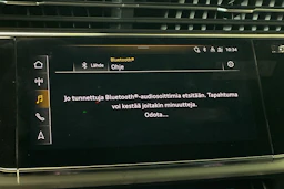 sininen Audi Q8 2021 kuva 23.