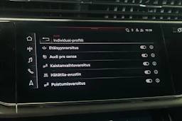 sininen Audi Q8 2021 kuva 27.