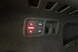 sininen Audi Q8 2021 kuva 37.