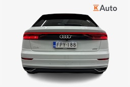 valkoinen Audi Q8 2021 kuva 3.