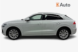 valkoinen Audi Q8 2021 kuva 6.