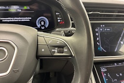 valkoinen Audi Q8 2021 kuva 22.