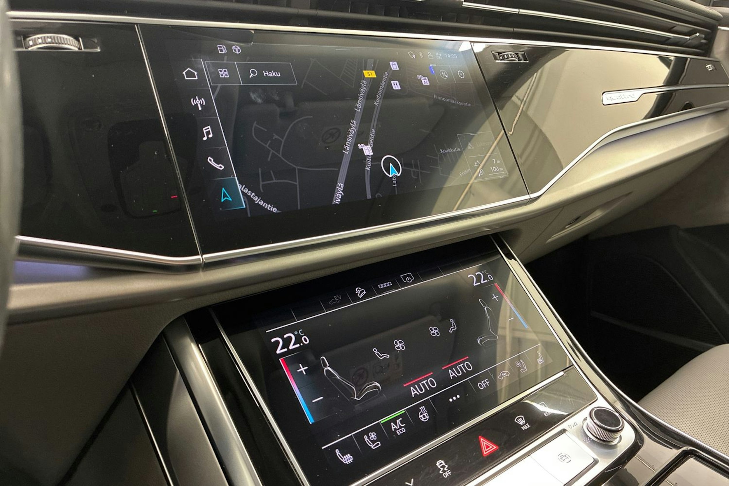 valkoinen Audi Q8 2021 kuva 23.