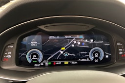 valkoinen Audi Q8 2021 kuva 26.