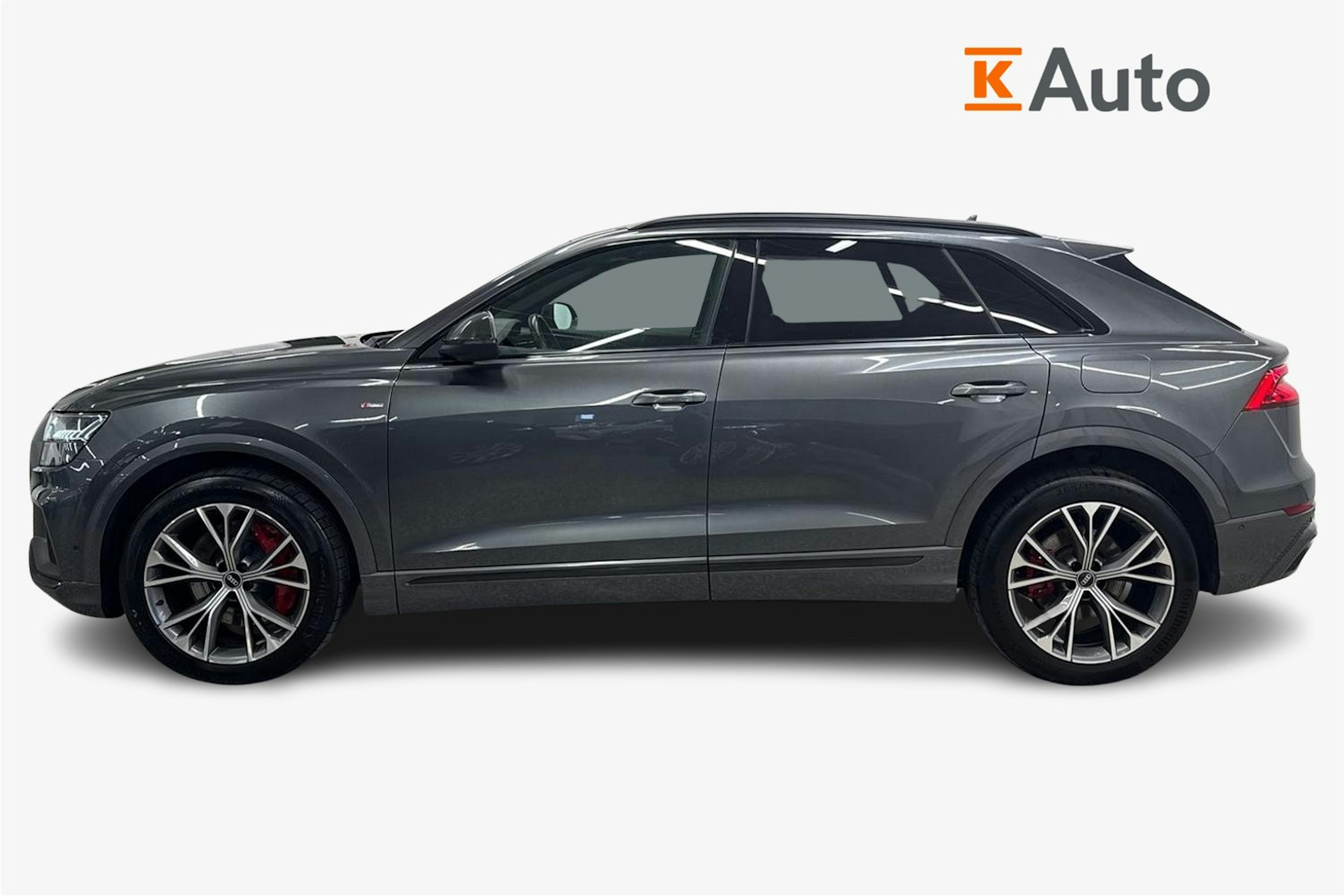 Harmaa Audi Q8 2021 kuva 6.