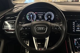 Harmaa Audi Q8 2021 kuva 15.