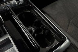 Harmaa Audi Q8 2021 kuva 23.