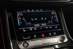 Harmaa Audi Q8 2021 kuva 24.