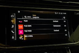 Harmaa Audi Q8 2021 kuva 26.