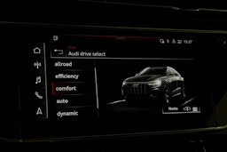 Harmaa Audi Q8 2021 kuva 31.