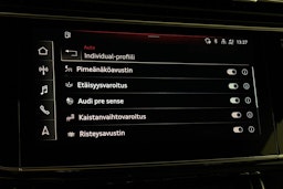 Harmaa Audi Q8 2021 kuva 32.