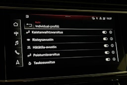 Harmaa Audi Q8 2021 kuva 33.