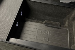 Harmaa Audi Q8 2021 kuva 37.