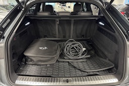 Harmaa Audi Q8 2021 kuva 39.