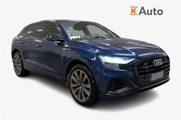 Sininen Audi Q8 2021 kuva 1.