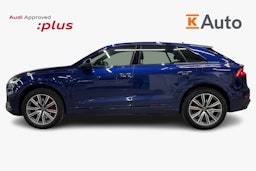 Sininen Audi Q8 2021 kuva 6.