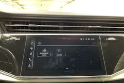 Sininen Audi Q8 2021 kuva 20.