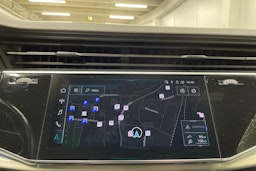 Sininen Audi Q8 2021 kuva 21.