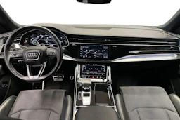 Sininen Audi Q8 2021 kuva 7.