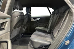 Sininen Audi Q8 2021 kuva 8.