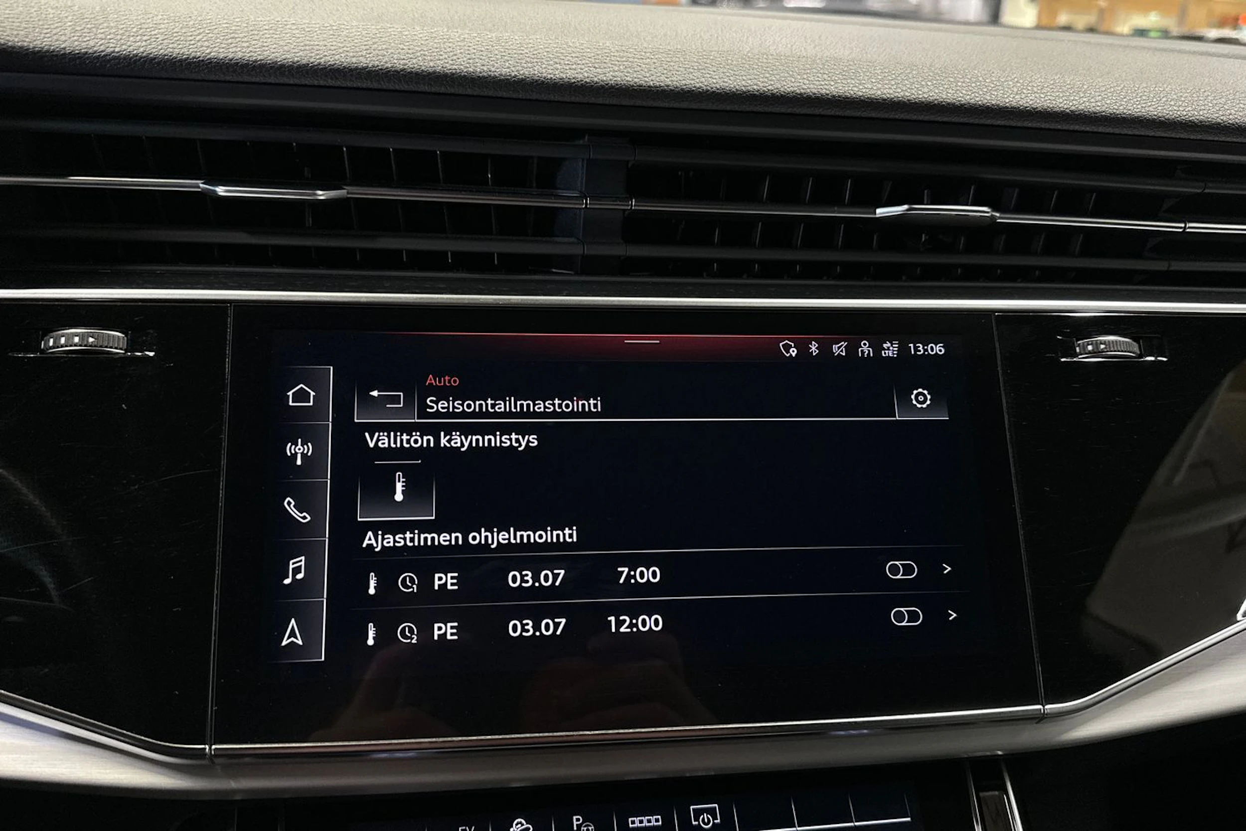 Sininen Audi Q8 2021 kuva 20.