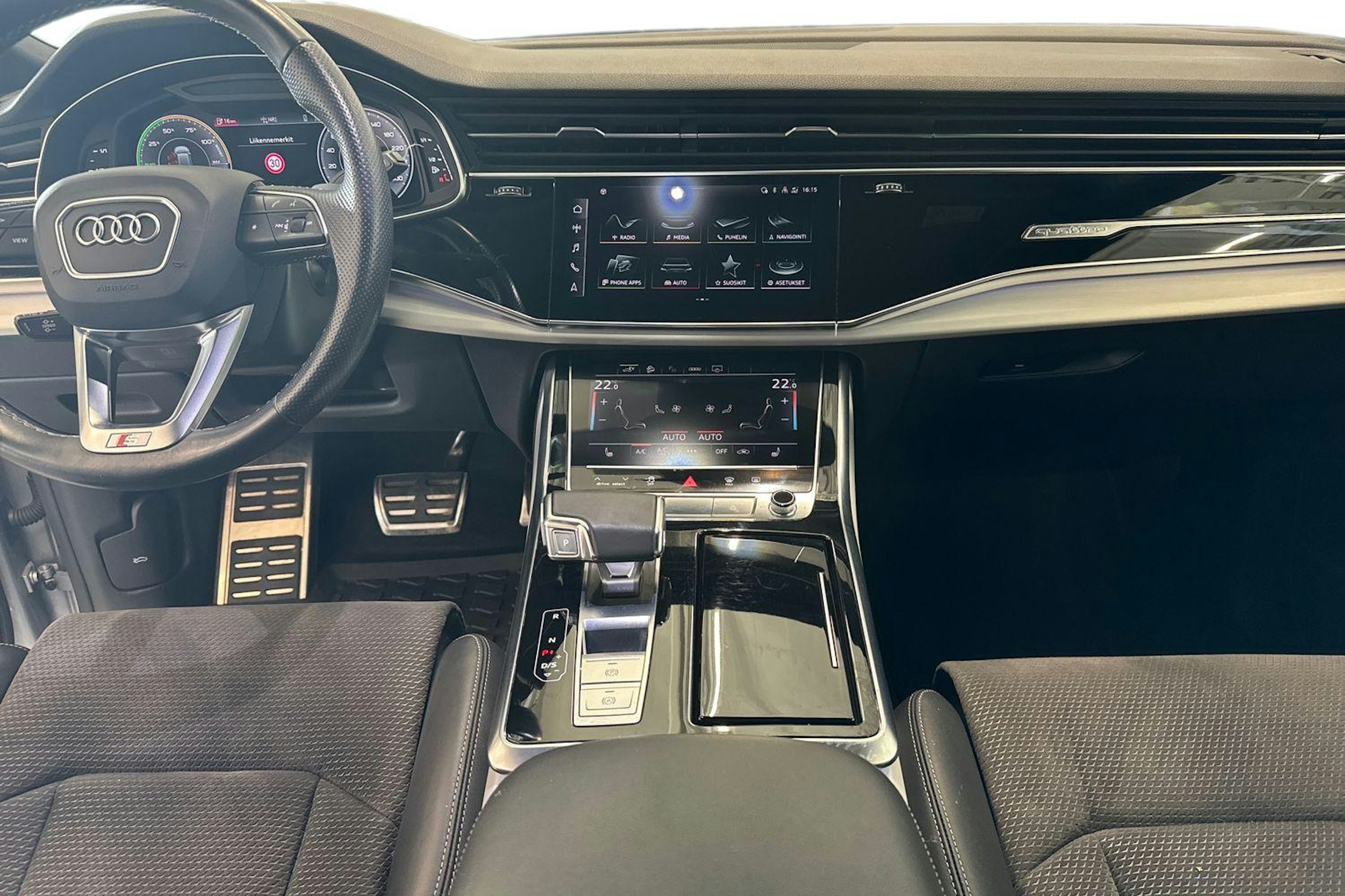 hopea Audi Q8 2021 kuva 7.