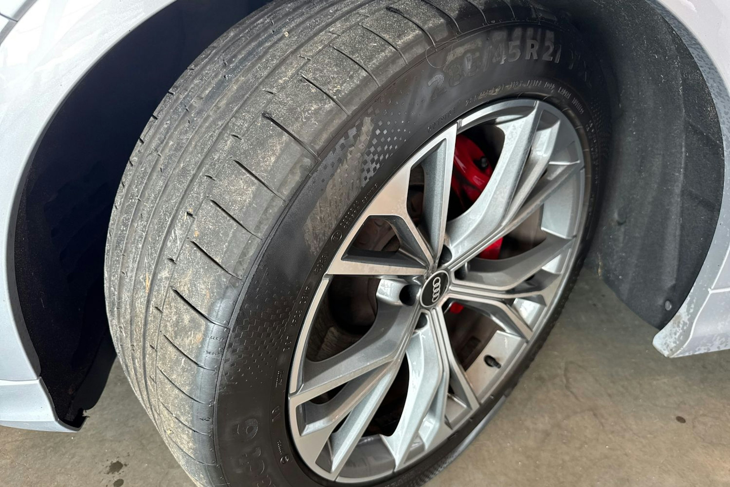 hopea Audi Q8 2021 kuva 10.