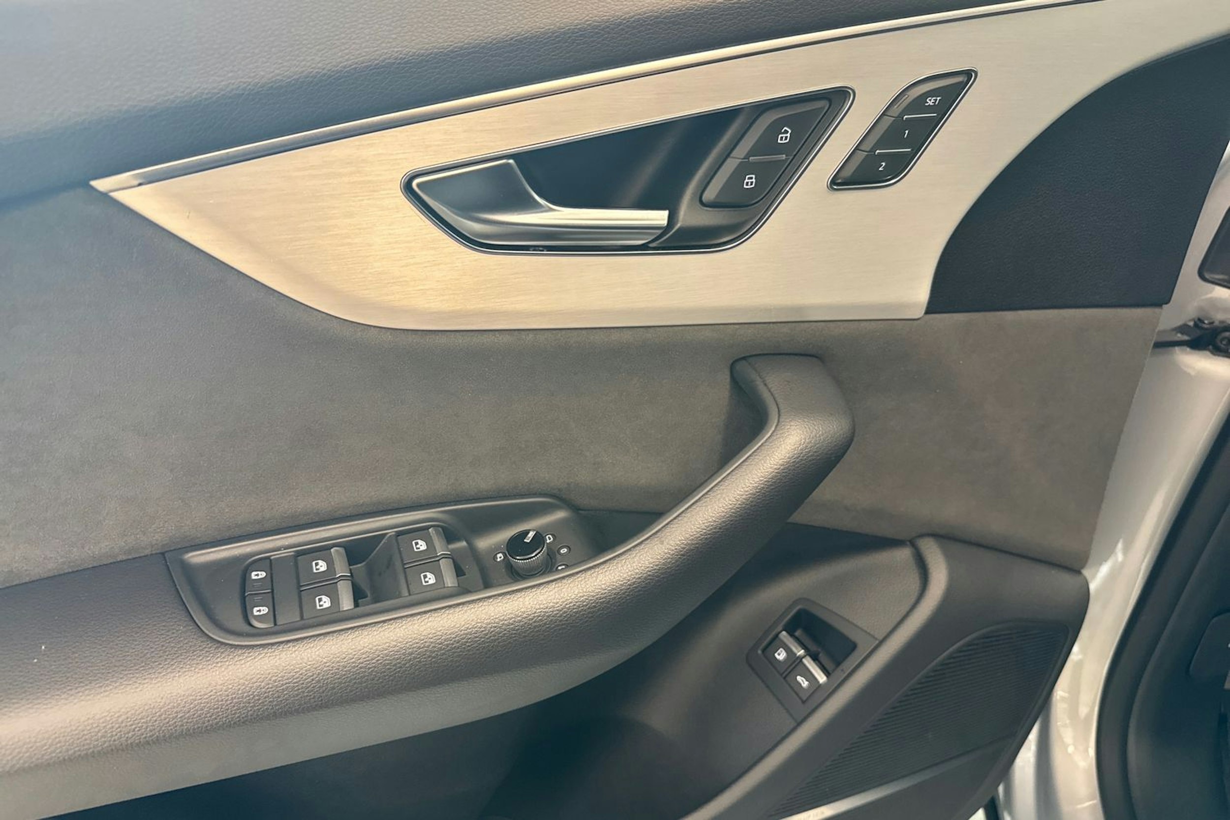 hopea Audi Q8 2021 kuva 15.