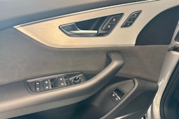 hopea Audi Q8 2021 kuva 15.