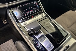 hopea Audi Q8 2021 kuva 16.