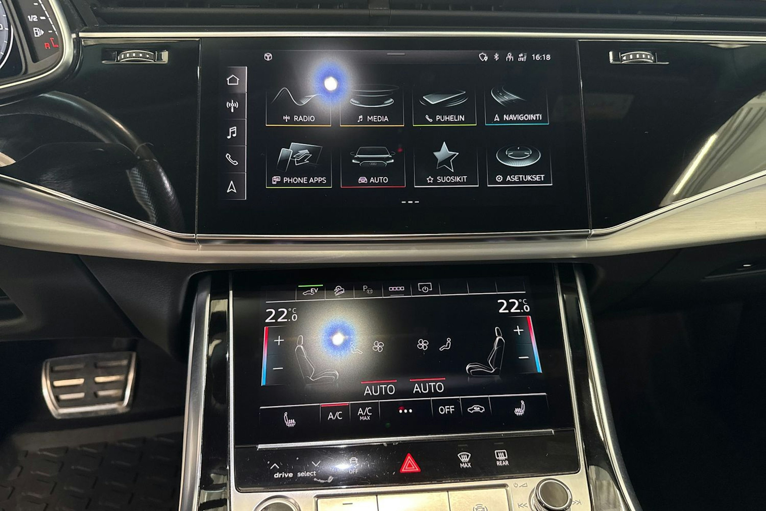 hopea Audi Q8 2021 kuva 17.