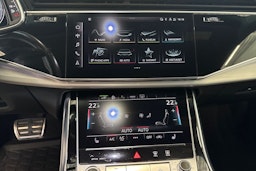 hopea Audi Q8 2021 kuva 17.