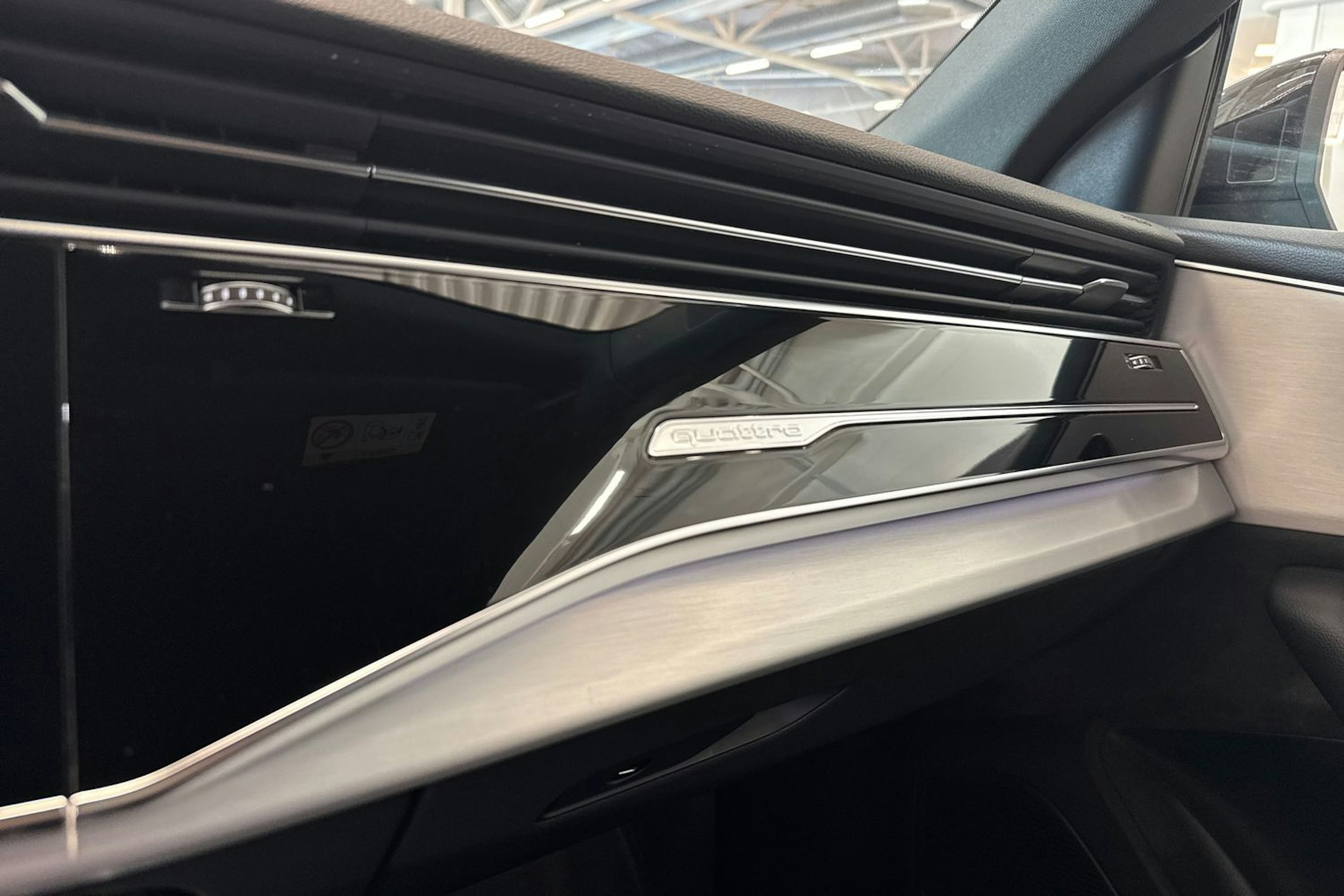 hopea Audi Q8 2021 kuva 18.
