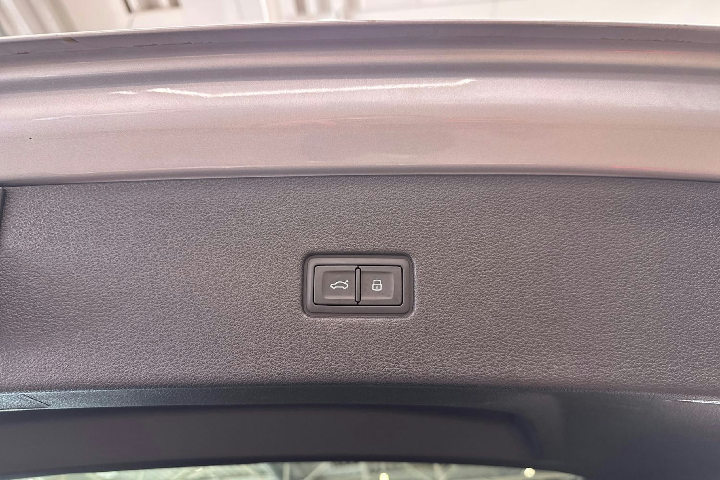 hopea Audi Q8 2021 kuva 30.