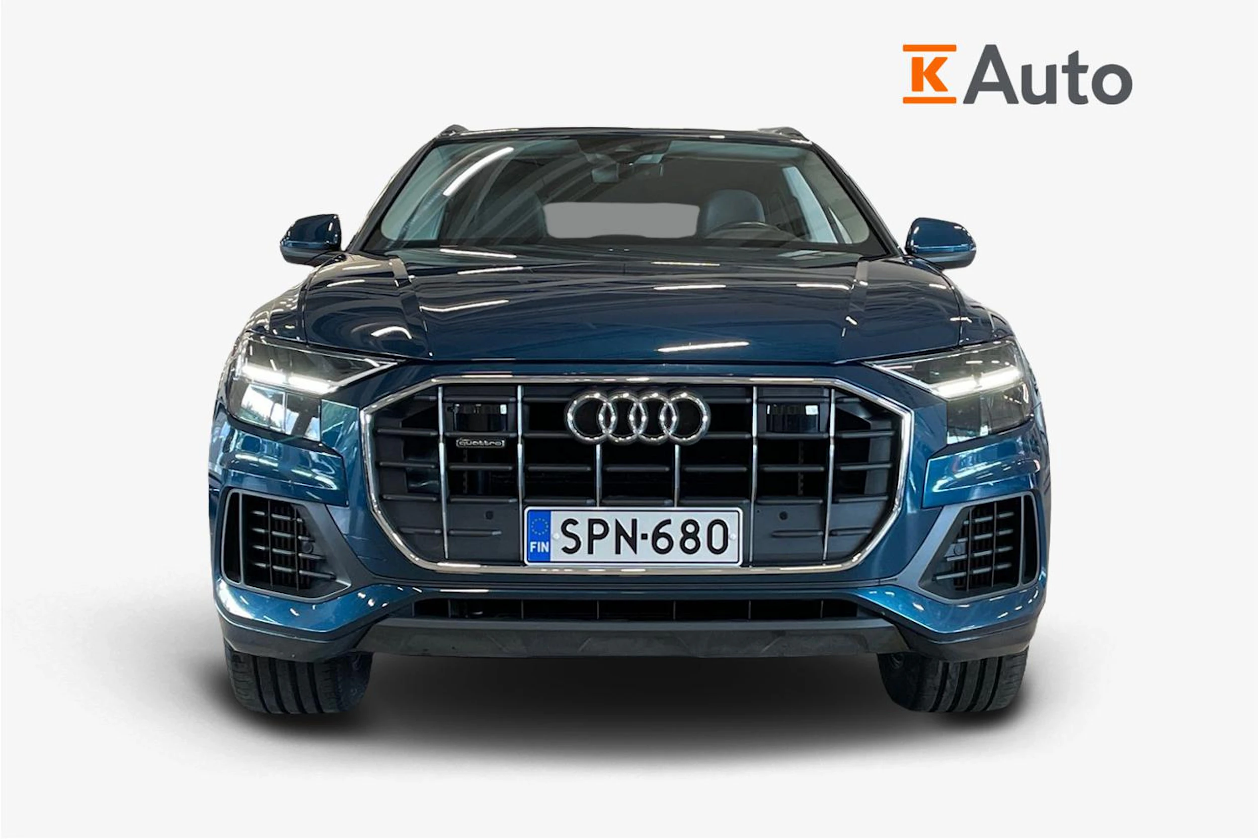 sininen Audi Q8 2021 kuva 4.