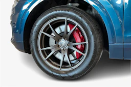 sininen Audi Q8 2021 kuva 9.