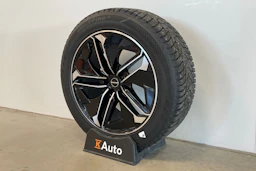 sininen Audi Q8 2021 kuva 10.