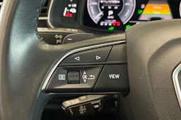 sininen Audi Q8 2021 kuva 16.