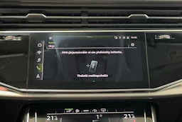 sininen Audi Q8 2021 kuva 19.
