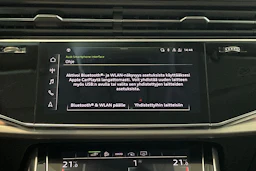 sininen Audi Q8 2021 kuva 20.