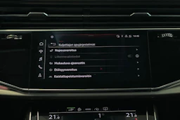 sininen Audi Q8 2021 kuva 21.