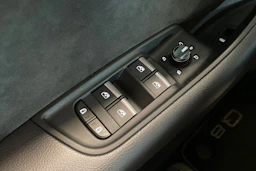 sininen Audi Q8 2021 kuva 28.