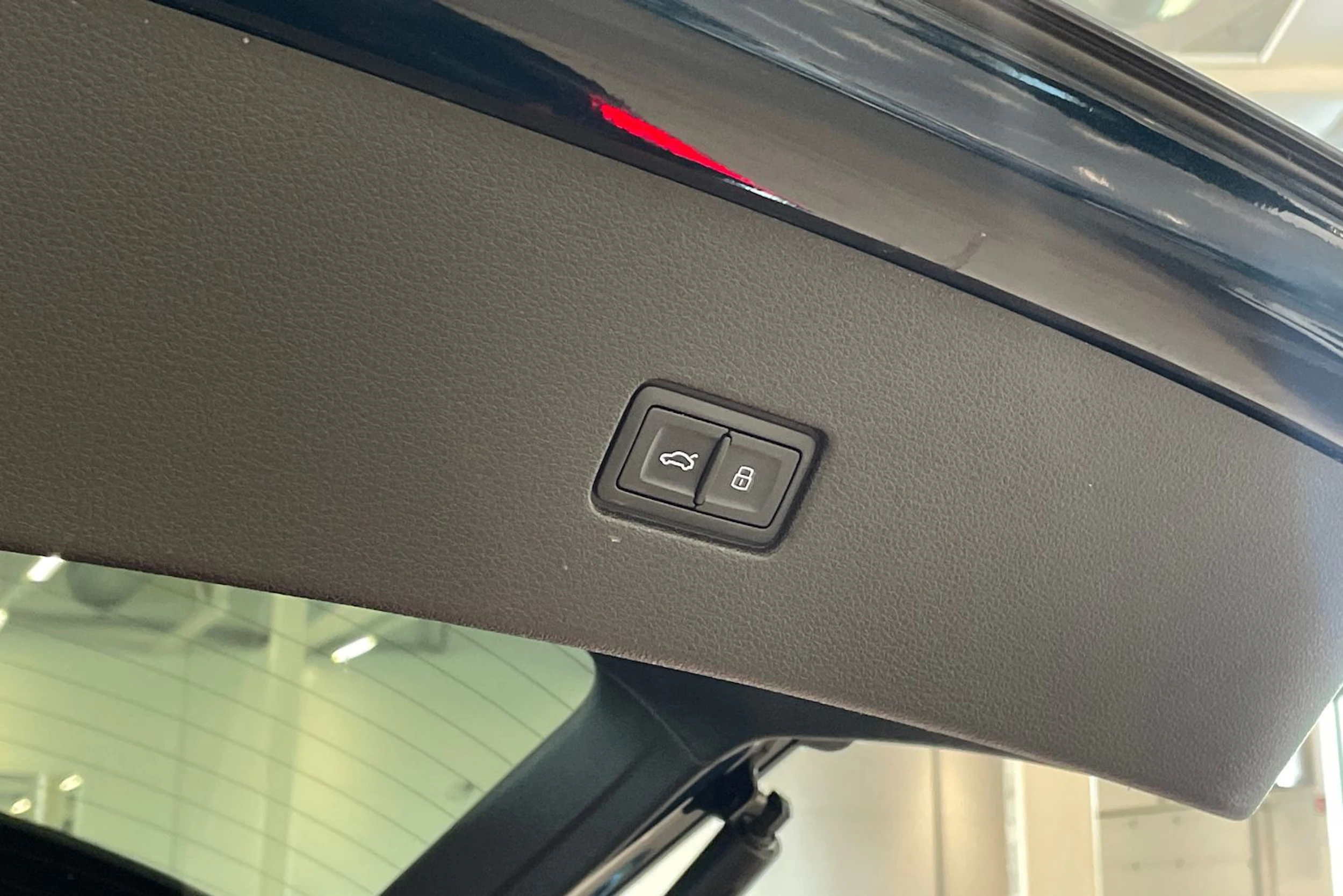 sininen Audi Q8 2021 kuva 32.