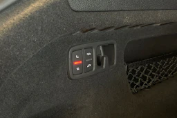 sininen Audi Q8 2021 kuva 34.