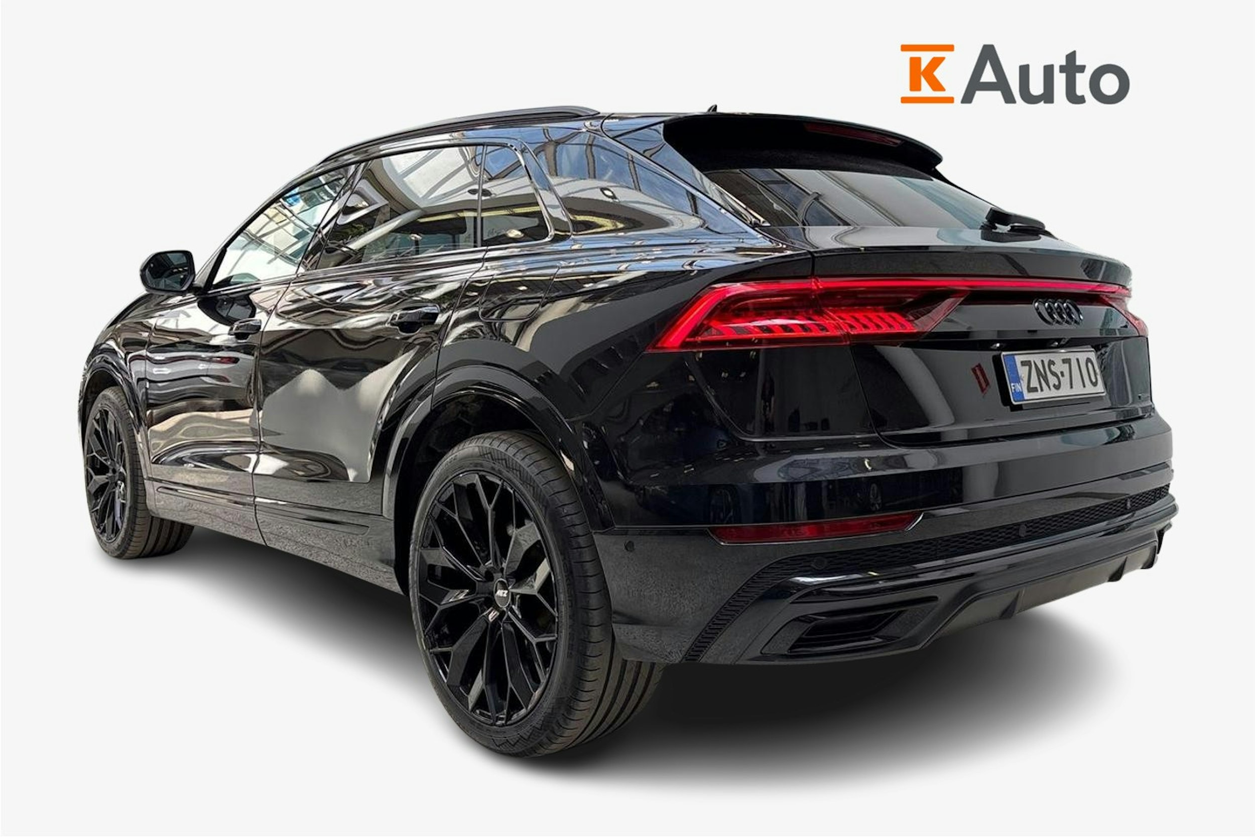 musta Audi Q8 2021 kuva 2.