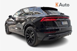 musta Audi Q8 2021 kuva 2.