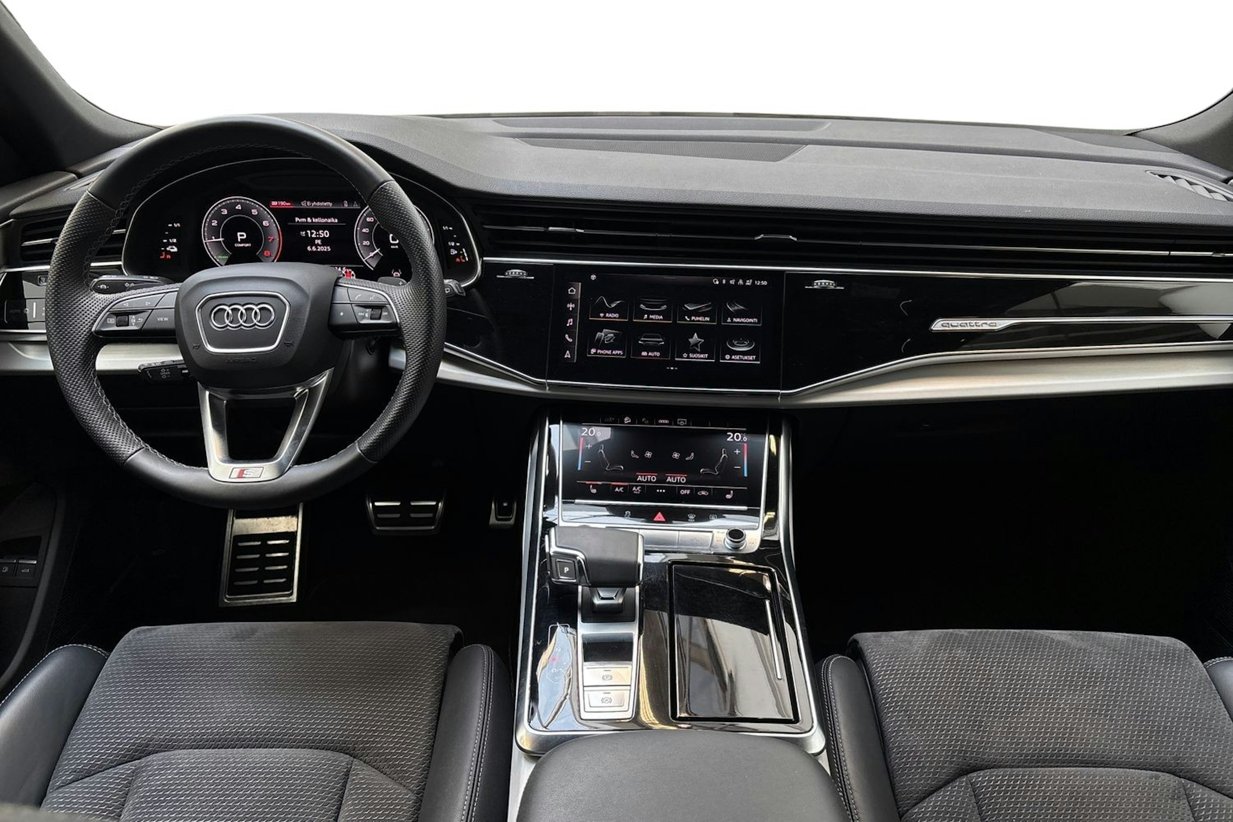musta Audi Q8 2021 kuva 9.