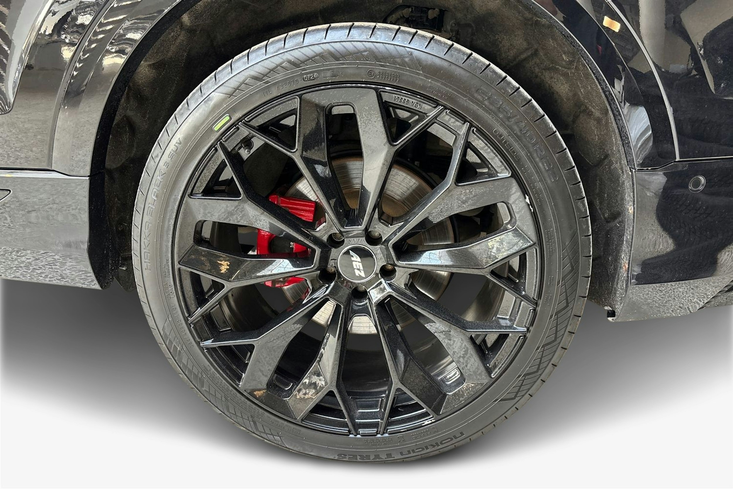 musta Audi Q8 2021 kuva 11.